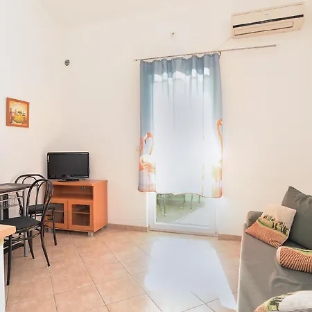 Fuer 3 Personen Ca 30 Qm In Fazana, Istrien Istrische Riviera *