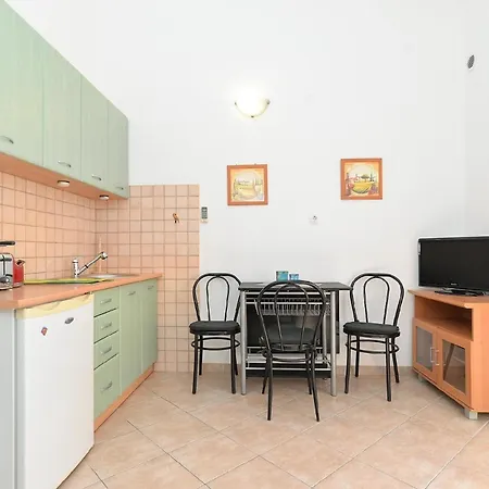 Apartment Fuer 3 Personen Ca 30 Qm In Fazana, Istrien Istrische Riviera Fazana